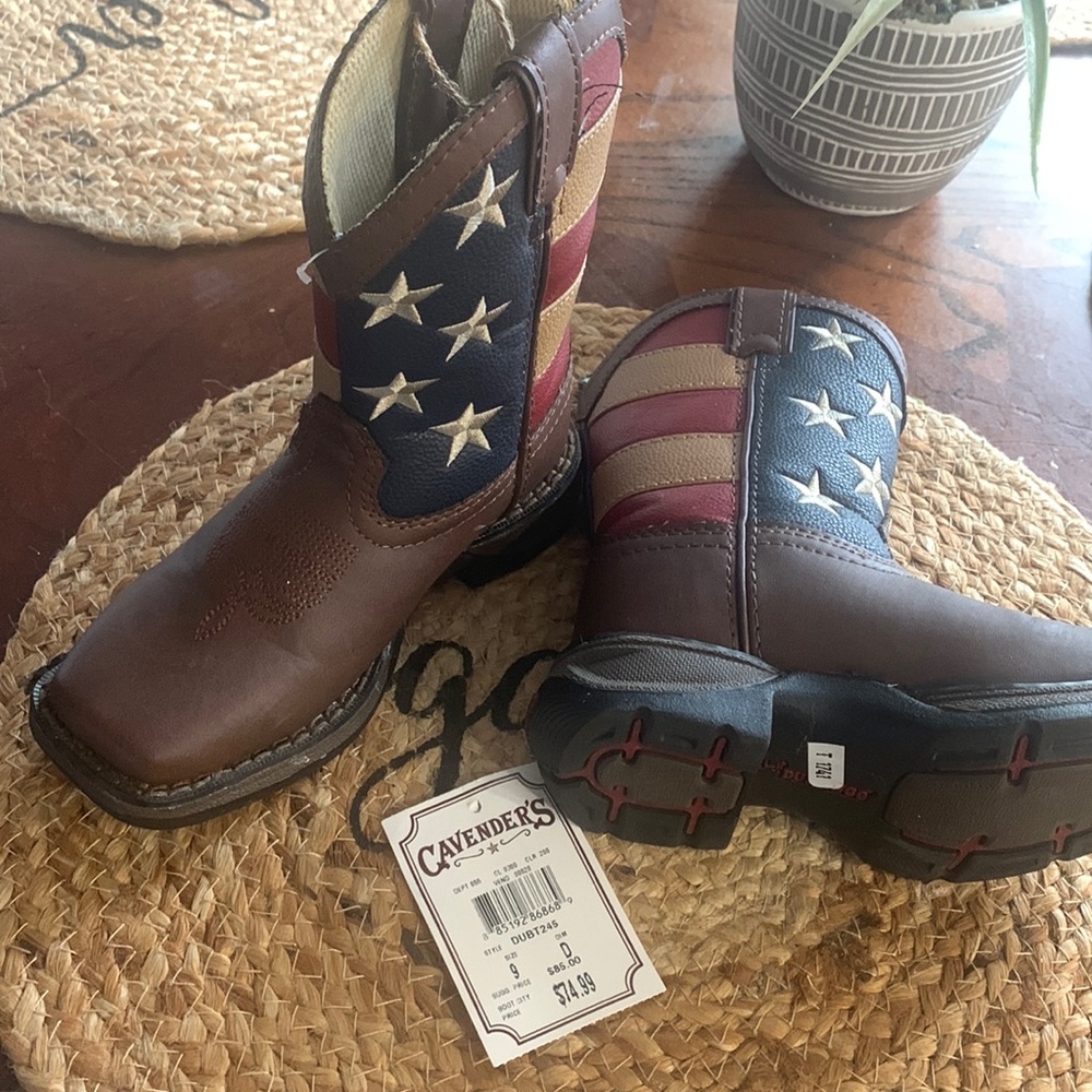 Durango boots toddler size 9 never worn
